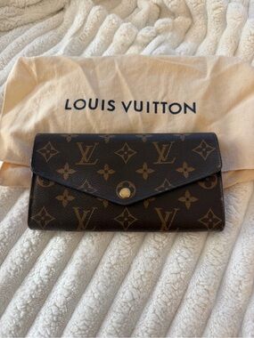 Louis Vuitton Sarah Wallet